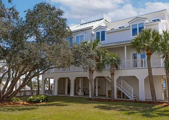 Holiday home Phenomenal Lux Oceanfront House With Heated Pool & Hot Tub, Firepit, Private Dock And Very Close 2 Pensacola