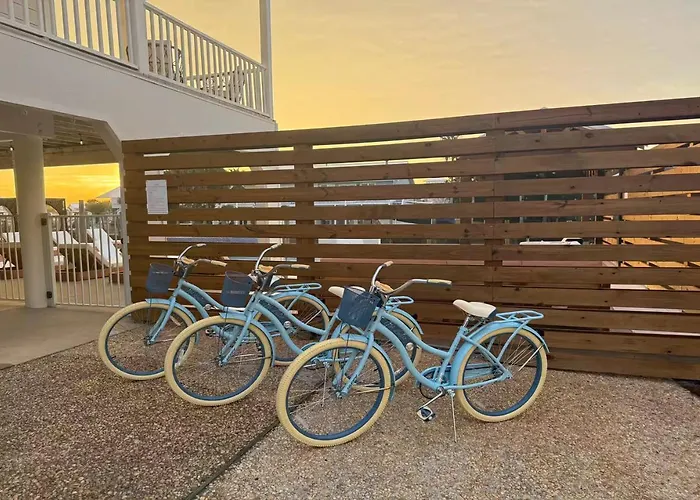 Holiday home Phenomenal Lux Oceanfront House With Heated Pool & Hot Tub, Firepit, Private Dock And Very Close 2 Pensacola