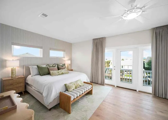 Phenomenal Lux Oceanfront House With Heated Pool & Hot Tub, Firepit, Private Dock And Very Close 2 Holiday home
