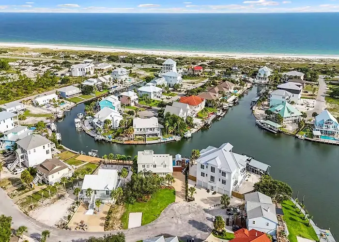 Holiday home Phenomenal Lux Oceanfront House With Heated Pool & Hot Tub, Firepit, Private Dock And Very Close 2