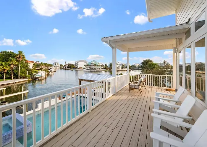 Holiday home Phenomenal Lux Oceanfront House With Heated Pool & Hot Tub, Firepit, Private Dock And Very Close 2