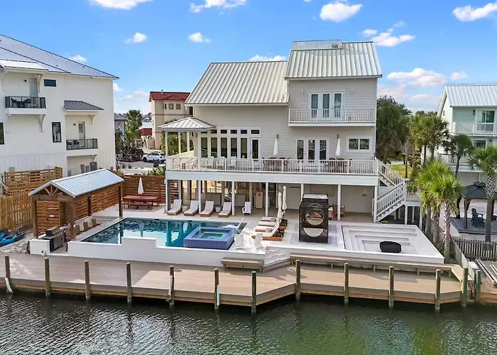 Holiday home Phenomenal Lux Oceanfront House With Heated Pool & Hot Tub, Firepit, Private Dock And Very Close 2
