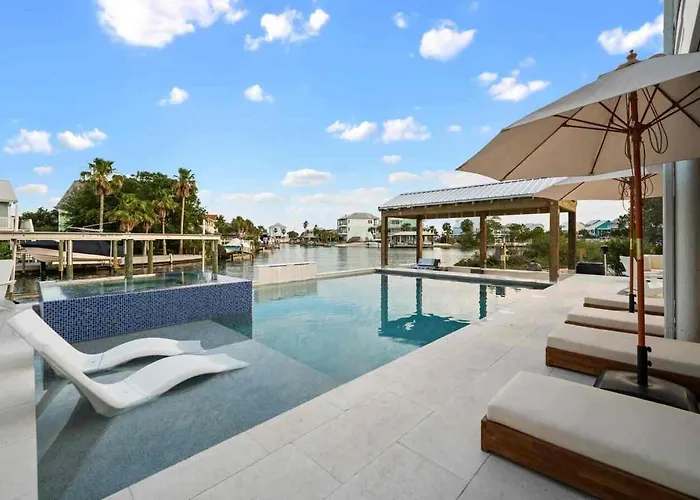 Phenomenal Lux Oceanfront House With Heated Pool & Hot Tub, Firepit, Private Dock And Very Close 2 Holiday home Pensacola
