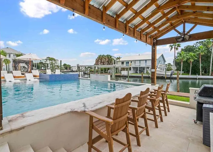 Phenomenal Lux Oceanfront House With Heated Pool & Hot Tub, Firepit, Private Dock And Very Close 2 Holiday home