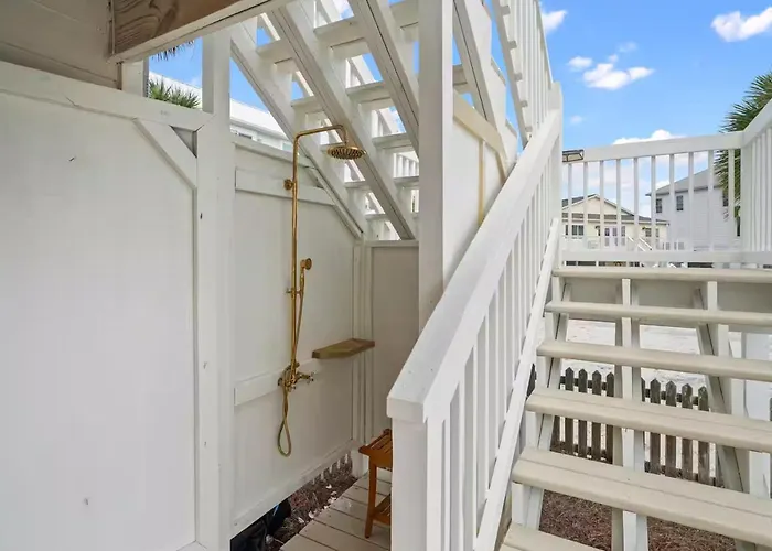 Phenomenal Lux Oceanfront House With Heated Pool & Hot Tub, Firepit, Private Dock And Very Close 2 Holiday home